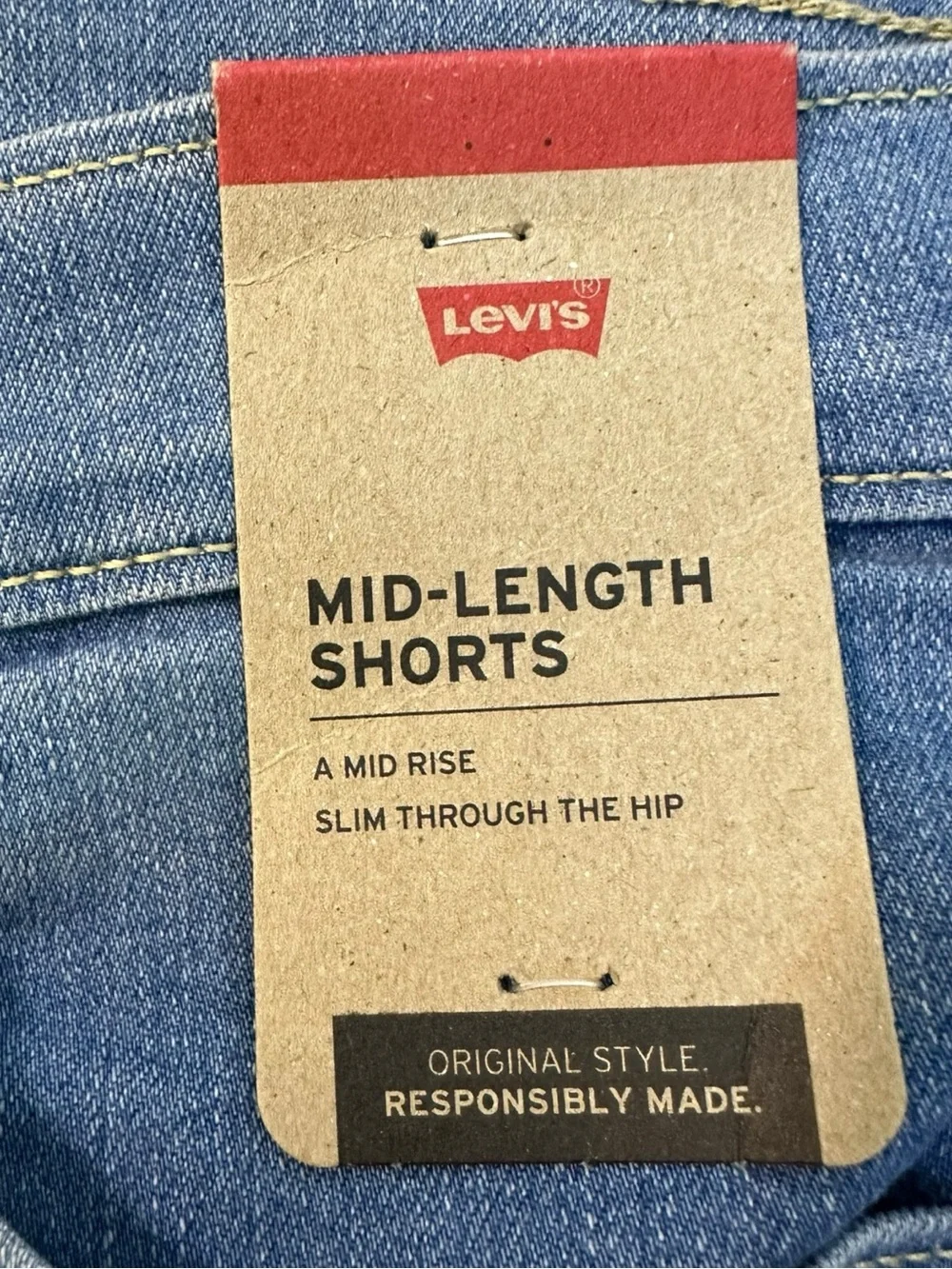 Levi’s Mid Length Shorts I'm Just A Fan Medium Wash Size 32 NWT Stretch Denim